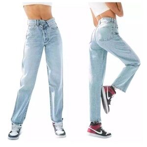 REVICE Baby Crossover Asymmetrical Light Blue Straight Leg Jeans -size 28 (6)